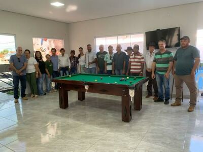 Imagem da notícia Centro de Convivência da Melhor Idade ganha mesa de sinuca e reforça socialização dos idosos em Alcinópolis
